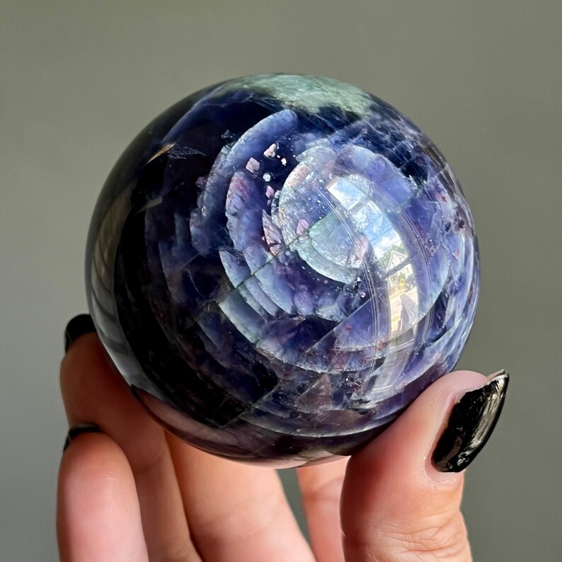 Rare Natural Bloodshot Iolite Sunstone Crystal Sphere with Green Tourmaline | 378g | Rainbow Flash 画像 13
