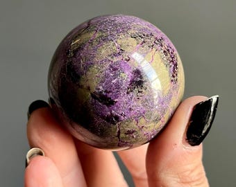 Kammererite in Atlantisite | Rare Stichtite Serpentine Crystal Sphere from Tasmania