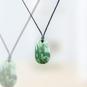 NEW ZEALAND GREEN STONEニュージーランド産グリーンストーン New zealand green stone - Etsy 日本
