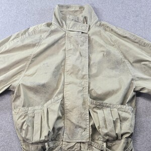 Chaqueta Free People para mujer, talla S, mezcla de algodón teñido con técnica tie-dye, cuello militar, bolsillos, corte corto. imagen 12