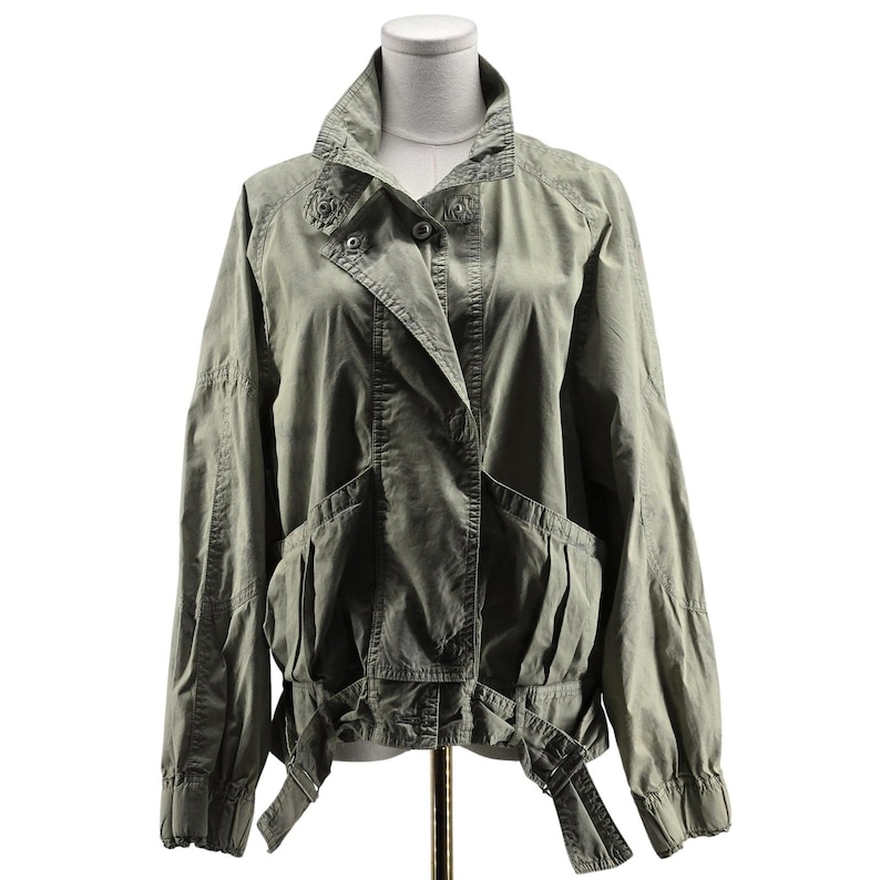 Chaqueta Free People para mujer, talla S, mezcla de algodón teñido con técnica tie-dye, cuello militar, bolsillos, corte corto. imagen 1