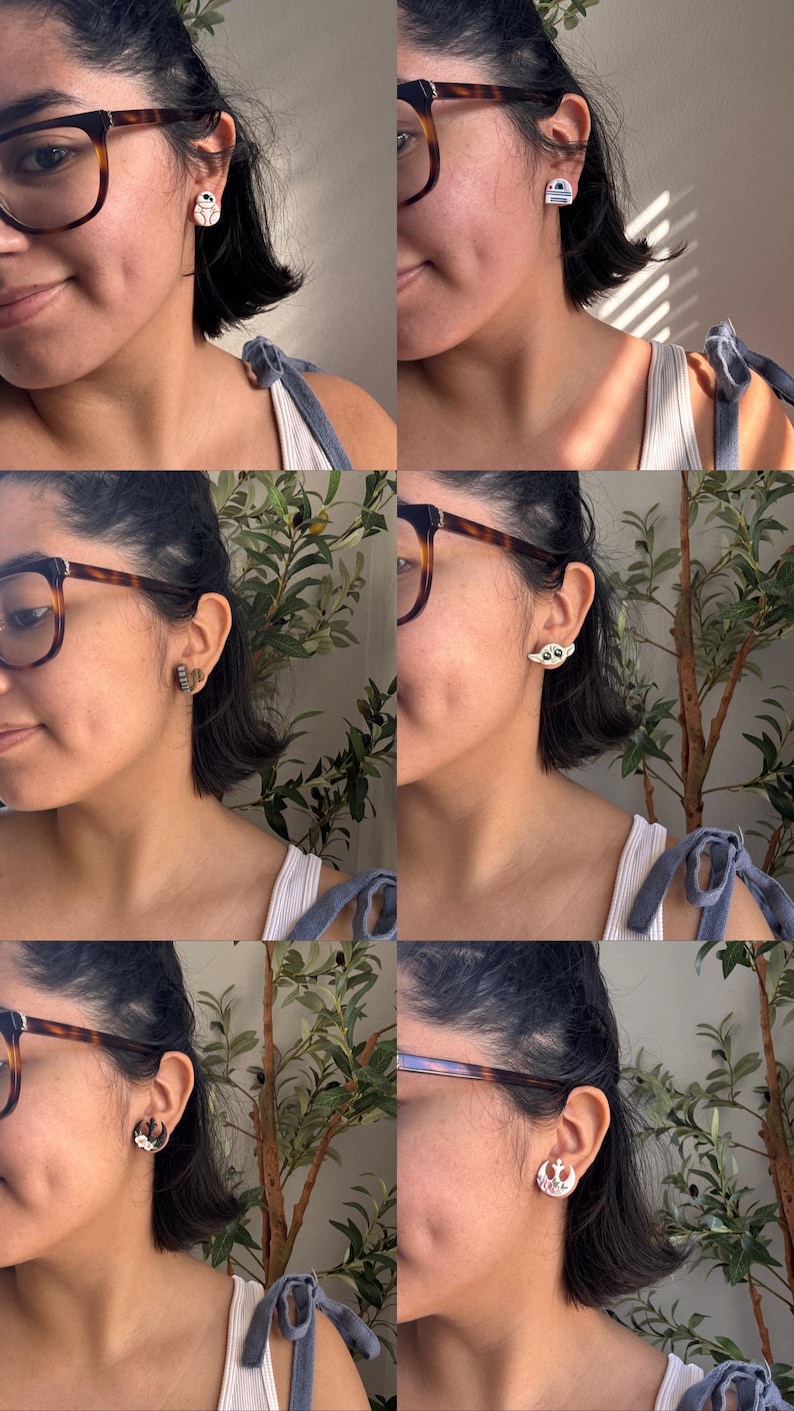 Puede incluir: Una mujer con gafas y un top blanco sin mangas lleva una variedad de peque&ntilde;os pendientes. Los pendientes tienen forma de robot, hoja y media luna.