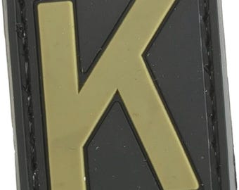 Écusson tactique à lettres en caoutchouc PVC Patchmate - Lettre « K » - Écusson tactique auto-agrippant 1,3 x 1 pouce