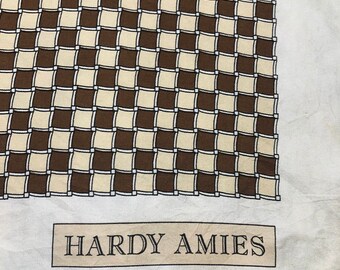 Foulard Hardy Amies En Soie 100% – Bleu – Roulotté Main – Vintage