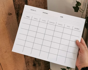 Blank calendar notepad | English or French | 8.5 x 11 inches | 20 pages | Start it anytime during the year | with magnet option on the back|