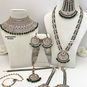 Cet élégant ensemble de mariée Kundan est livré avec tous les accessoires / Bijoux de mariée indiens / Bijoux kundan et Polki plaqués or de haute qualité