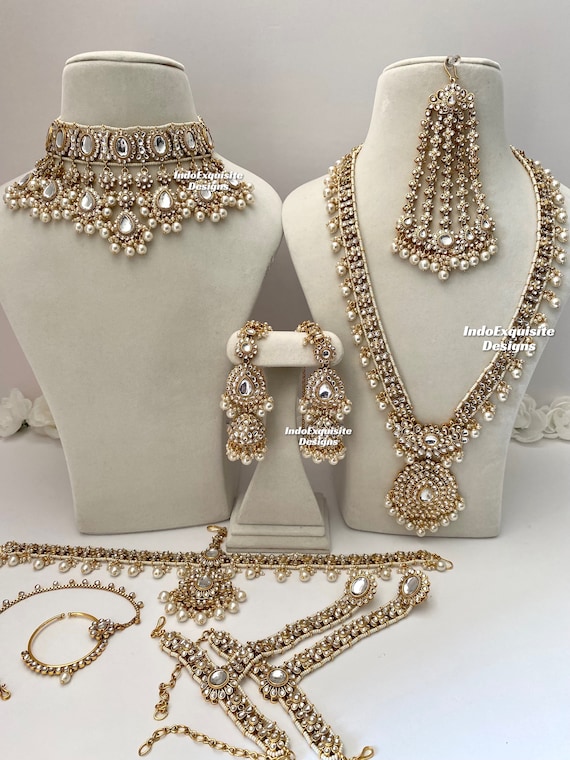 Elegant high quality Kundan bridal set comes with all accessories/ Indian bridal jewelry/ kundan and Polki jewelry