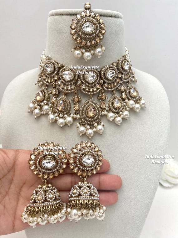 Antique gold Kundan Polki choker Set with jhumki earrings and tikka /Indian jewelry/Kundan Polki Necklace