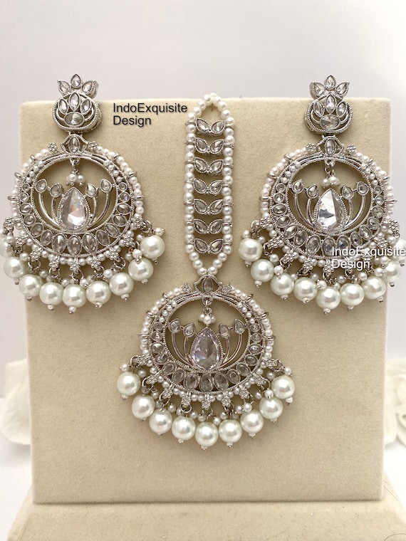 High quality Polki Earrings and Tikka Set in silver combinations/Indian Jewelry/Bollywood Jewelry/High Quality Jewelry/ reverse ad tikka set