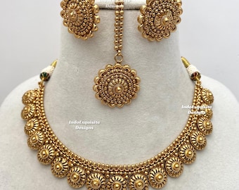 Premium quality Gold plated statement necklace set comes with studs and tikka/Indian gold plated jewelry/Real Gold look necklace set