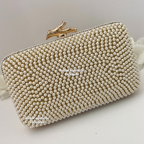 Gorgeous Pearls clutch (comes with a string) / Designer Evening clutch/ purse/bag/clutch