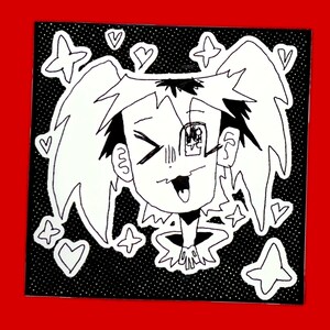 以下が含まれることがあります： 黒と白の線画で描かれた、おさげ髪でウィンクをして舌を出している漫画のキャラクター。キャラクターは、黒と白のドット模様の背景にハートと星で囲まれている。