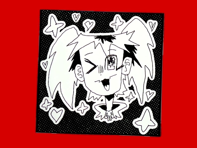 以下が含まれることがあります： 黒と白の線画で描かれた、おさげ髪でウィンクをして舌を出している漫画のキャラクター。キャラクターは、黒と白のドット模様の背景にハートと星で囲まれている。
