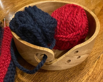 Cuenco para hilo de tejer. Madera dura nativa de Texas torneada a mano (roble vivo, roble rojo, nogal, acacia/huisache). Disponible en tamaños mediano, grande y extragrande.