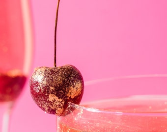 24k Gold | 100% Edible Glitter for Food & Drink | Cakes, Cookies, Beverages, Cocktails, Champagne.