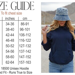 Puede incluir: Tabla de tallas para una sudadera con capucha unisex Gildan 18500. La tabla muestra las tallas de pecho en pulgadas y cent&iacute;metros, que van de la S a la 5XL. El texto "Relaxed Fit - Runs True to Size" tambi&eacute;n est&aacute; incluido.