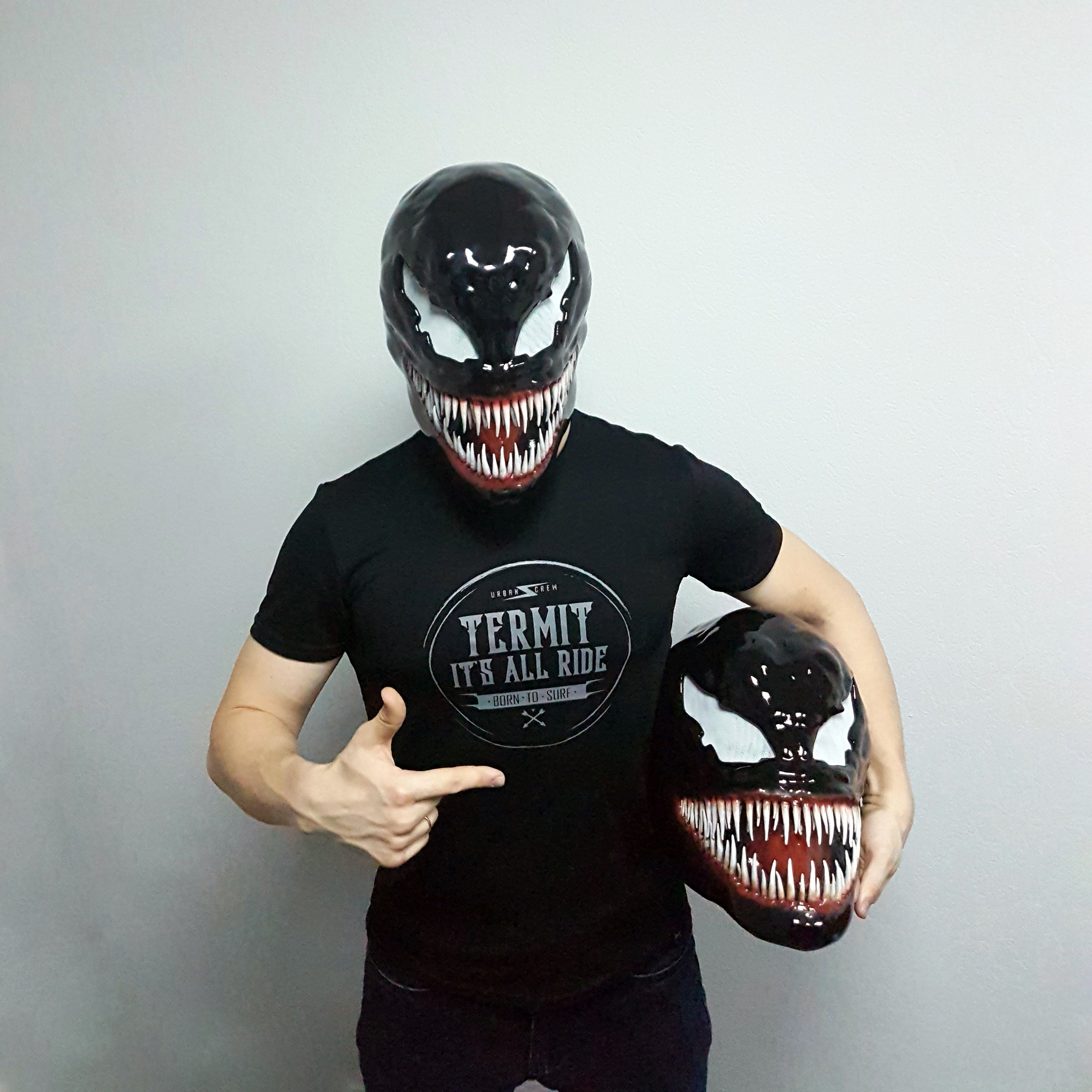Venom Helmet Replica Eddie Brock Cosplay Mask Spider-man Villain Costume  Accessory 