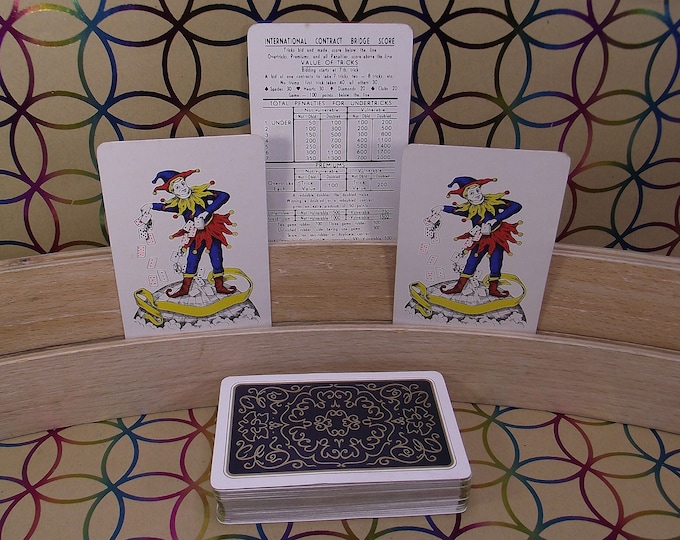 Unique playing cards from around 1960 - made by Mesmaekers Turnhout - complete deck - gilded corners - clubs are green and diamonds are yellow