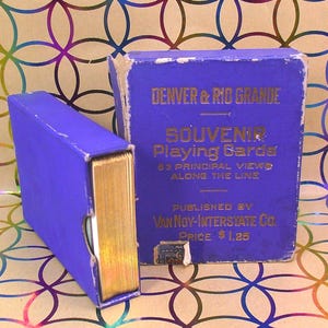 Souvenir-Spielkarten – „DENVER und RIO GRANDE Western – komplett mit Joker – antikes Kartenspiel von ca. 1915 – „Hauptansichten unter der Linie“