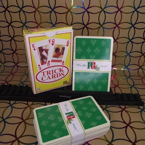 Trick Playing Cards - “Trick Cards” hechas por PG Tips - 52 cartas + 2 ACES extra - hechas en China - ¡Conviértete en un Googler Top!