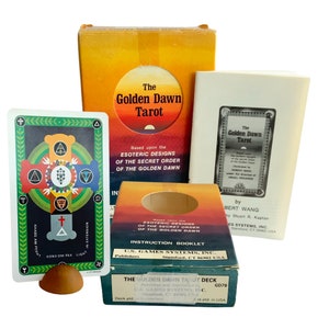Tarot „Golden Dawn“ Gedruckt in der Schweiz, Copyright 1978 bei den USA. Games Systems, Inc. Seltenes Exemplar, ausgezeichneter Zustand inklusive Broschüre