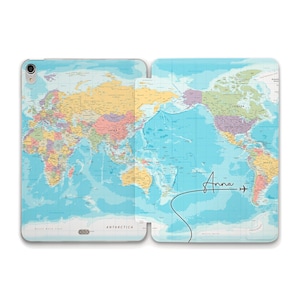 Funda para iPad con nombre Mapa del mundo Personalizada Bonita iPad 10.2 Air 5 10.9 Pro 12.9 11 Mini 6 iPad 9.7 10.5 Funda estética personalizada con diseño de viaje moderno