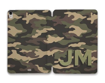 Initials iPad case Custom monogram Camo iPad 10th 9th gen iPad Air 11 5th 10.9 Pro 12.9 Mini 6th for men boys Personalized trendy cover