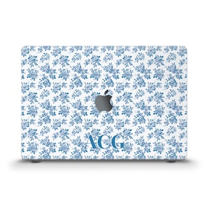 Initialen MacBook-hoes Esthetisch monogram aangepaste MacBook Air 13 Air 15 M2 M3 Pro 13 14 16 inch schattige blauwe bloemen gepersonaliseerde coquette case