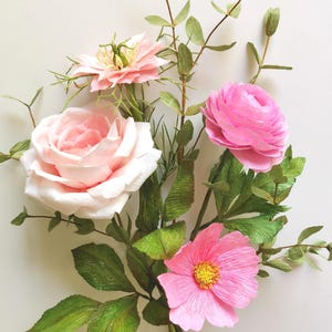 Fiori di carta crespa personalizzabili, decorazione botanica per eventi, centrotavola floreale fatto a mano, regalo speciale
