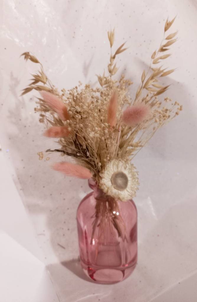 Petit Bouquet et Son Petit Vase