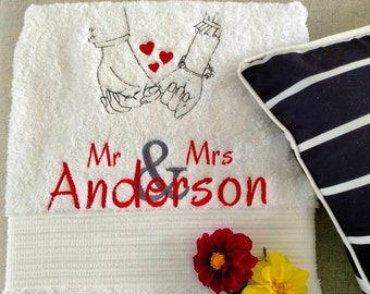 Mr & Mrs personalised towel , Unique wedding gift for couple, Embroidered wedding towel, Wedding bath towel,Couple personalised bath towel