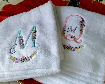 Personalised towels ,Personalised embroidered bath towels with name ,Personalised monogrammed bath towels, Embroidered towels for gifts