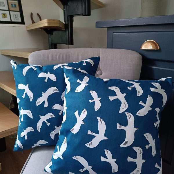 Housse  motif mouette,40cmx40cm,Bord de mer,Coussin mouette,Housse Mouette,Décor de mer,Maison de bord de mer,la plage,Décor nautique