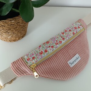 Sac banane enfant en velours côtelé rose poudre et coton fleuri,