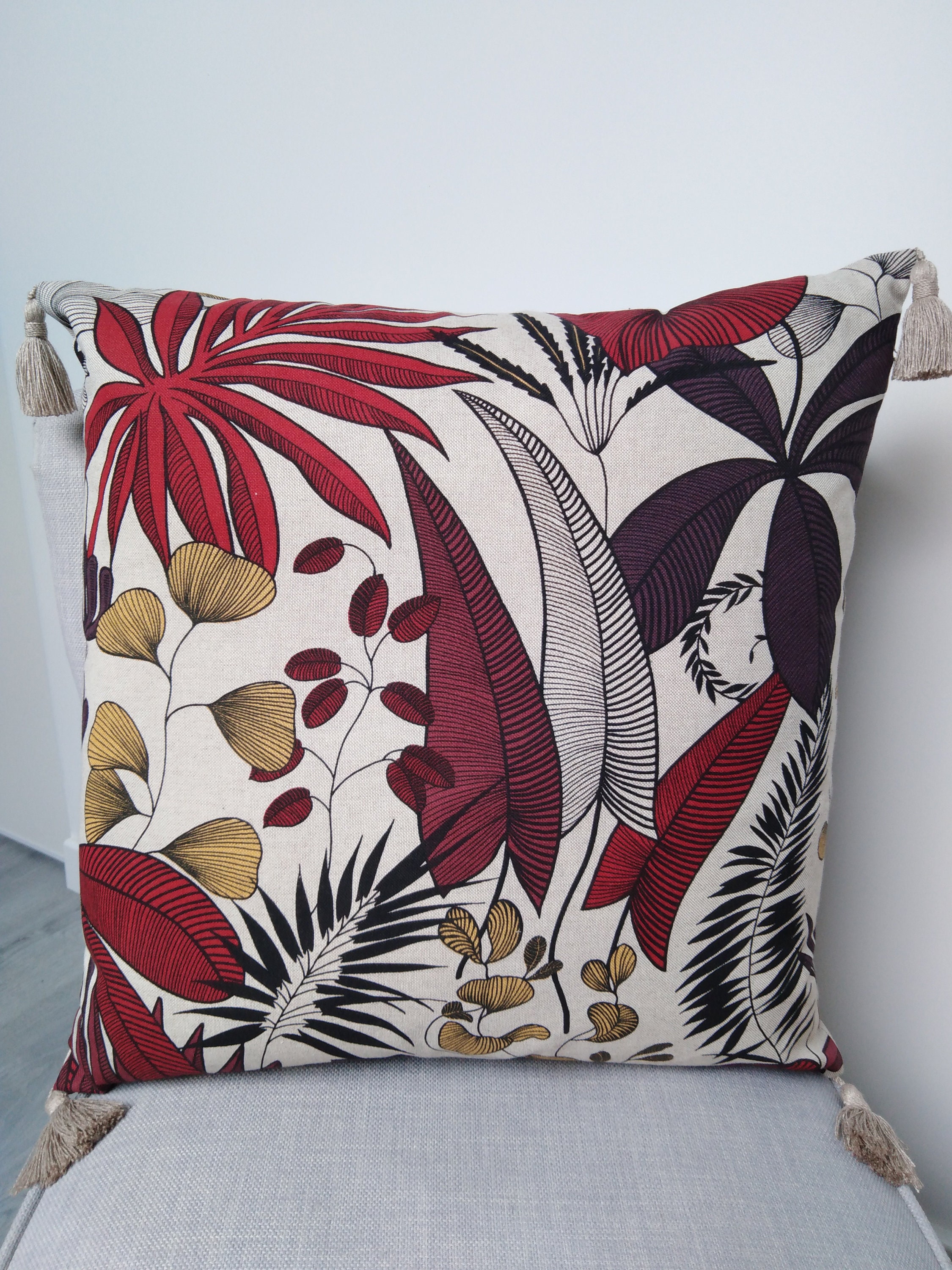 Coussin 50x50, Motif Jungle, Bordeaux, Noir, Pompons, Fermeture Invisible