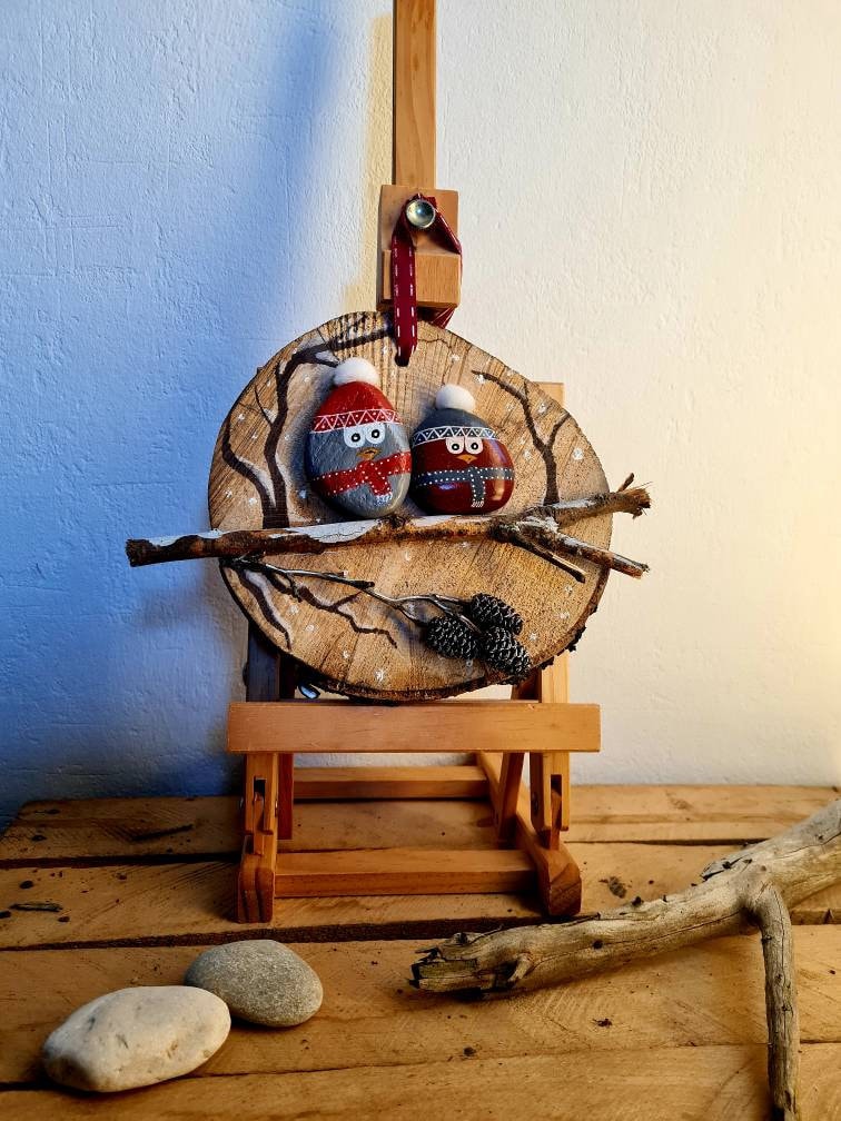 Décoration Galets Peints Hiboux sur Rondin de Bois