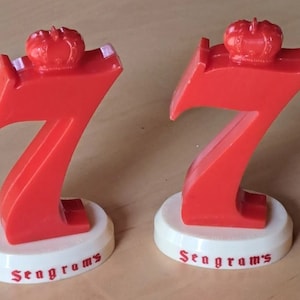 Collectable Vintage Seagram&#39;s 7 Blended Whiskey Bar Pub Plastic Salt & Pepper Shaker Set Antique Aesthetic Striking Old