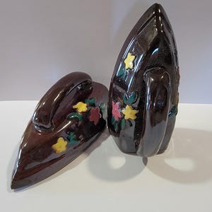 Vintage Clothes Iron Brown Floral Salt And Pepper Shakers Antique Aesthetic Ceramic Striking Old Collectible Set Retro Kitchen Utensils Home