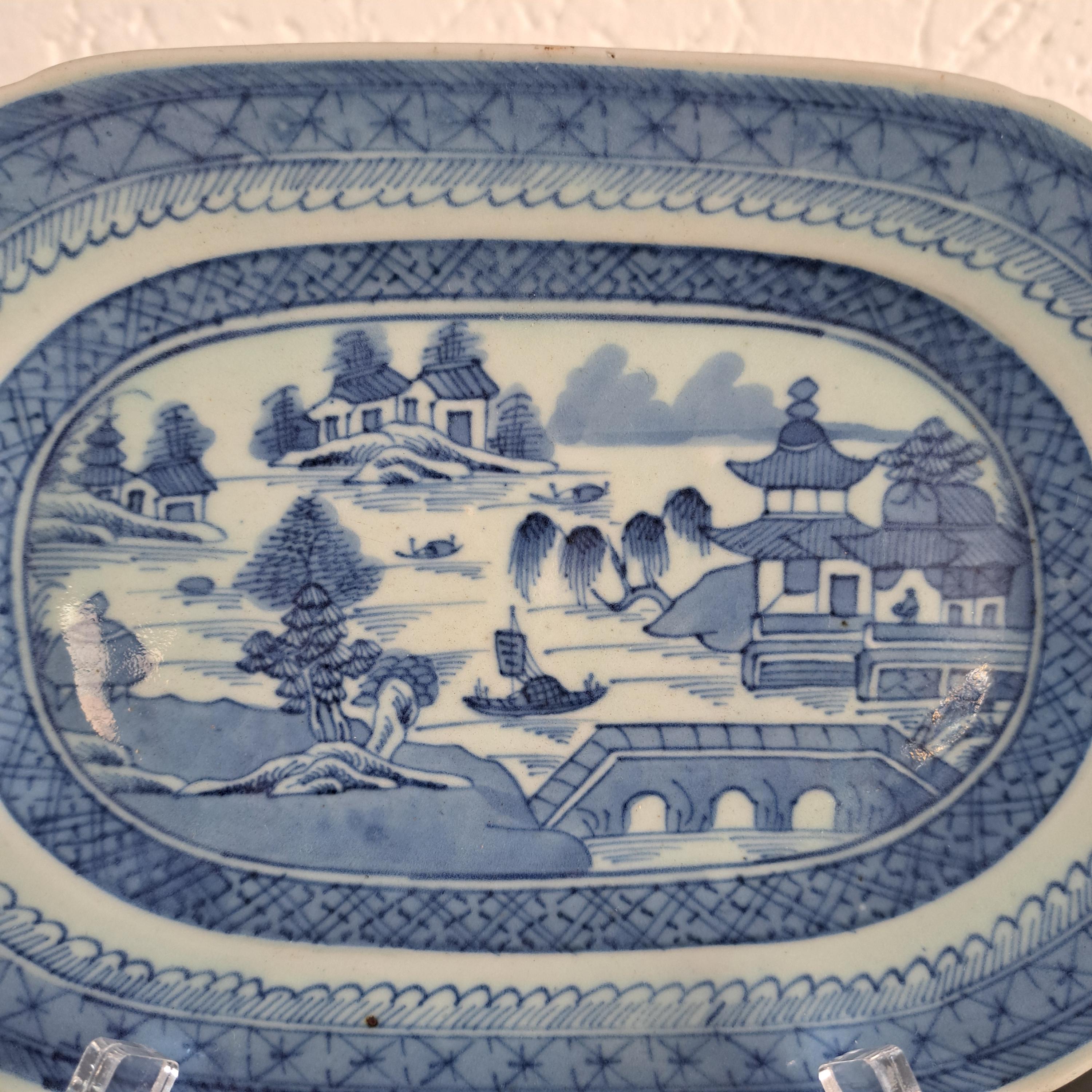 中国の骨董品、18世紀乾隆帝の青白磁の釉下彩大皿（1736-1795） - Etsy