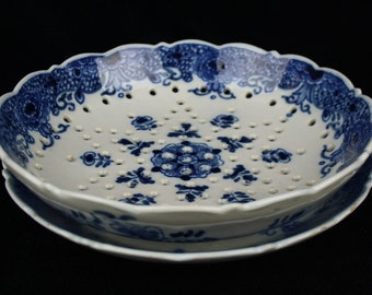 Royal Tichelaar Makkum delftware early Delft blue 2-piece wet fruit bowl or drainer