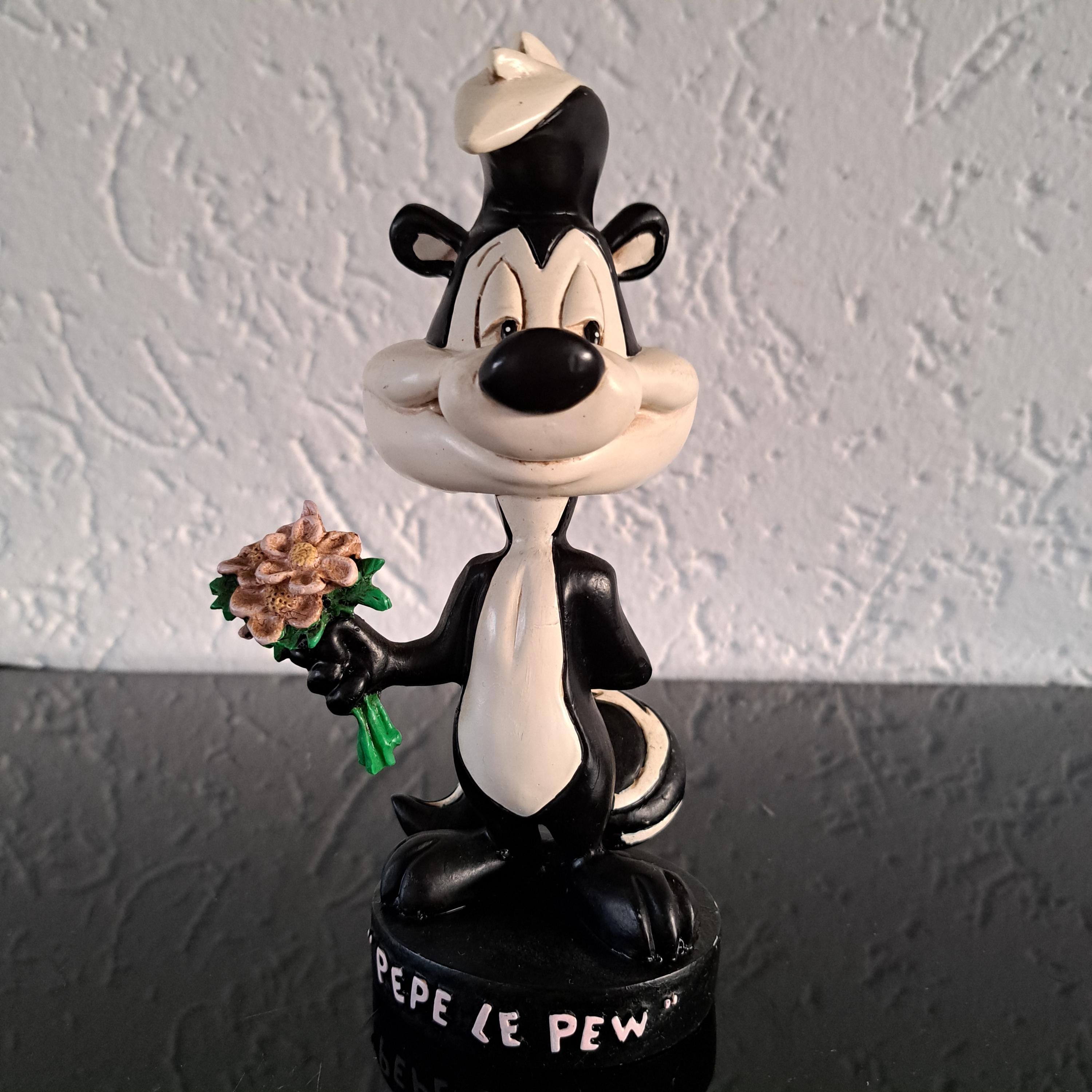 Pepe le pew art - Etsy 日本