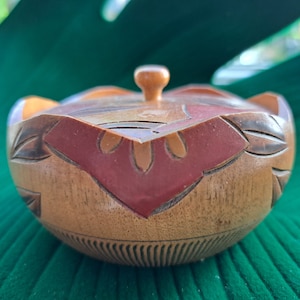 Wooden lidded box with batik &#39;Amsterdam School&#39; decoration