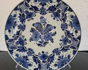 De Porceleyne Fles (Royal Delft) antique Delft blue floral decor plate (1916)