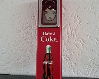 Grote vintage Coca-Cola-flesopener/ dopvanger voor wandmontage 2002