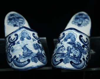 Royal Tichelaar Makkum rare pair of delft blue slippers