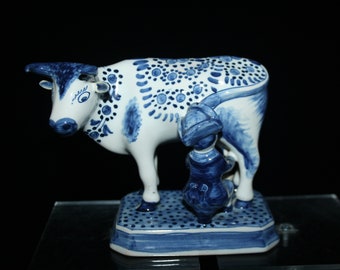 Royal Tichelaar Makkum rare delft blue statue of cow with milker