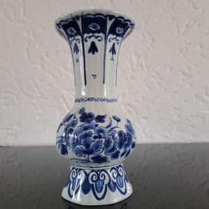 De Porceleyne Fles (Royal Delft) Delft blue small vase (1965)