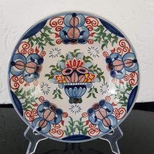 Royal Tichelaar Makkum Delft polychrome flower basket 345 wall plate