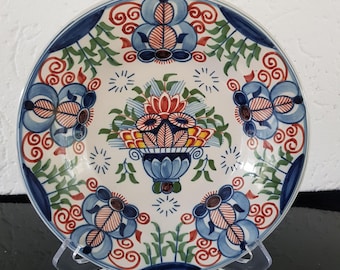 Royal Tichelaar Makkum Delft polychrome flower basket 345 wall plate