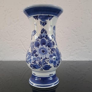 De Porceleyne Fles (Royal Delft) Delft blue small vase (1953)
